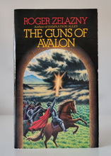 Load image into Gallery viewer, The Chronicles of Amber (Book 2): The Guns of Avalon by Roger Zelazny