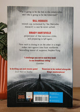 Load image into Gallery viewer, Mr Mercedes by Stephen King
