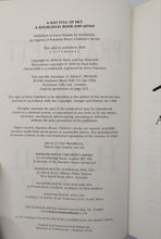 Load image into Gallery viewer, A Hat Full of Sky by Terry Pratchett (First Edition)
