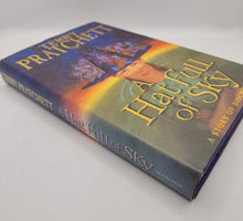Load image into Gallery viewer, A Hat Full of Sky by Terry Pratchett (First Edition)
